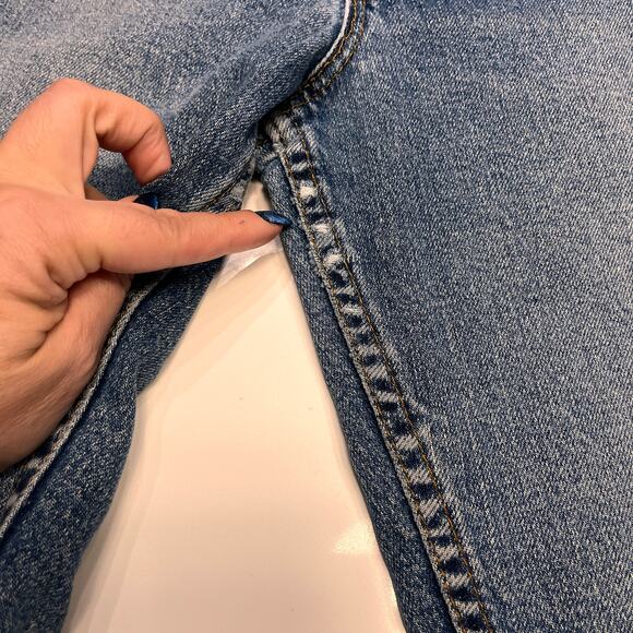 Levi's 550 High Rise Tapered Leg Relaxed Fit Jeans Size 10 - Picture 10 of 10